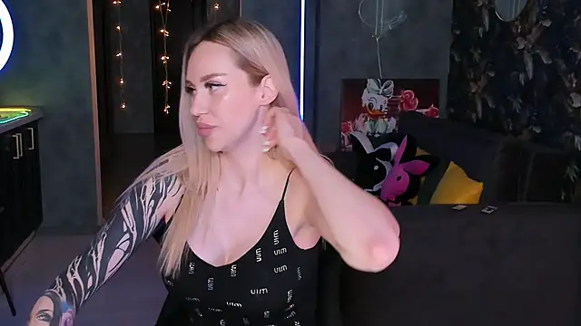 Blckmirrorr's cam snapshot