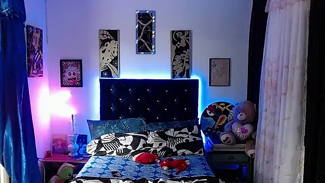 Yorsamm_and_friends's cam snapshot