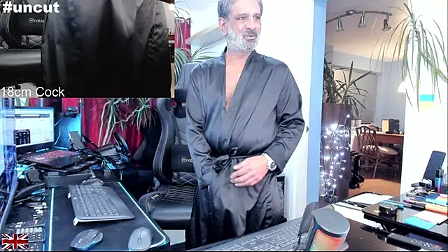 OnlineBossUK live sex cam