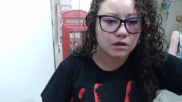 curly_greeneyed's cam snapshot