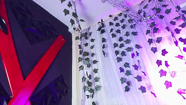 ivonne_diaz1's cam snapshot