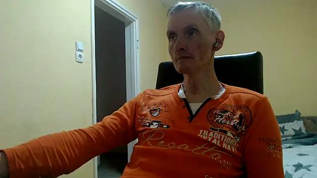 k74robert's cam snapshot