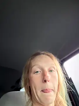 GoldenFlameGoddess live sex cam