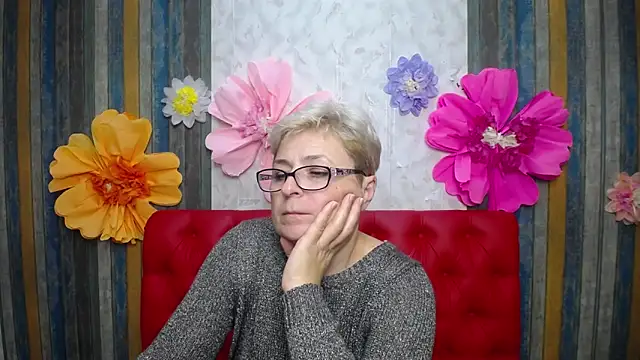 EmiliaGree live sex cam