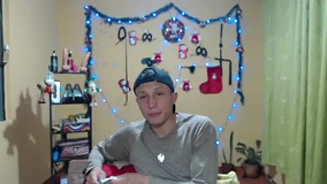 Violet_And_Smith's cam snapshot