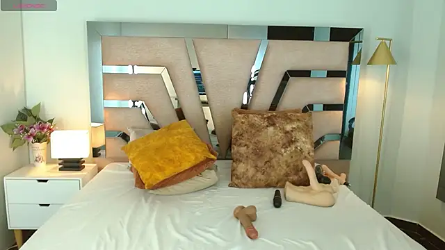 Maiacharris_'s cam snapshot