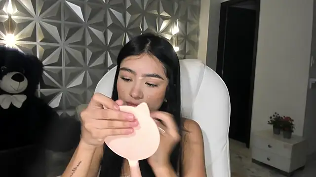 zoerouse_'s cam snapshot