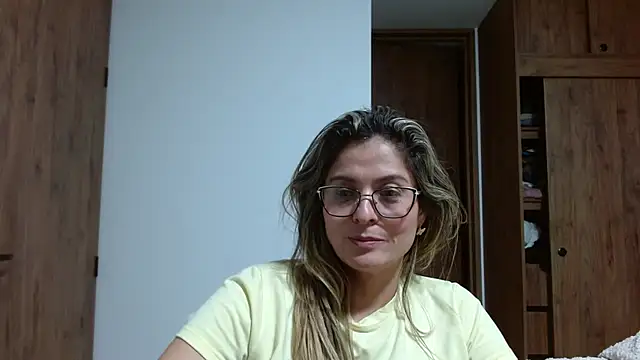 linda-mature43's cam snapshot