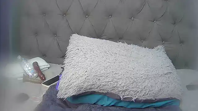 ThePeacheese's cam snapshot