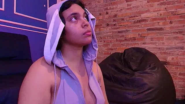 Emmapark_'s cam snapshot