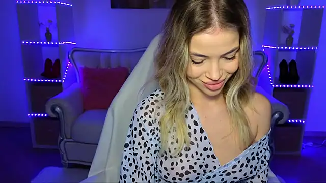 EmmyMills's cam snapshot