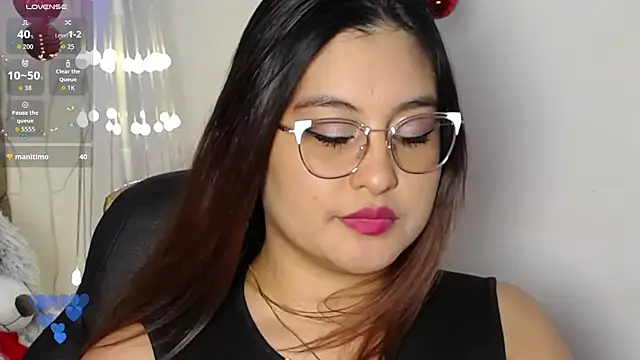 heluejamil's cam snapshot