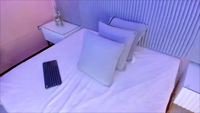 Little_vel's cam snapshot