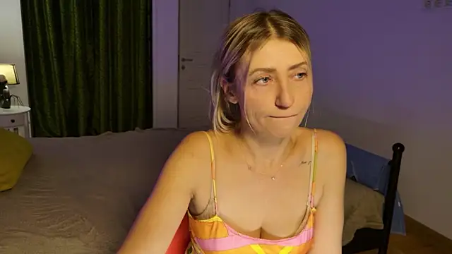 ZoeGrant's cam snapshot