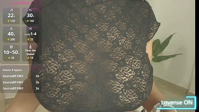 perla_milf4u's cam snapshot