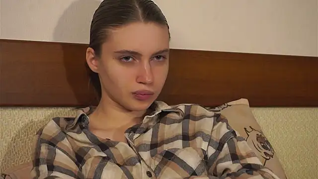 RoslynArcuo's cam snapshot