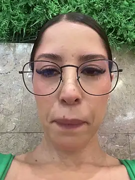 luvely_unique_'s cam snapshot