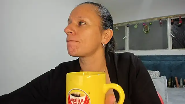 sofi_saliva2511's cam snapshot