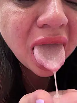 littleRikka live sex cam