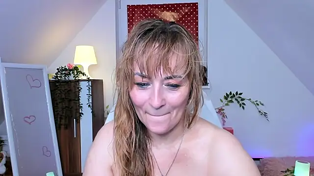 naughtymilane's cam snapshot