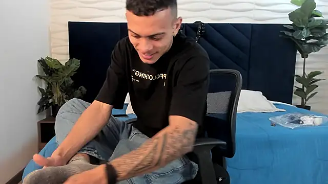 MrJustin_'s cam snapshot