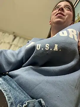 Cloew_Marz's cam snapshot