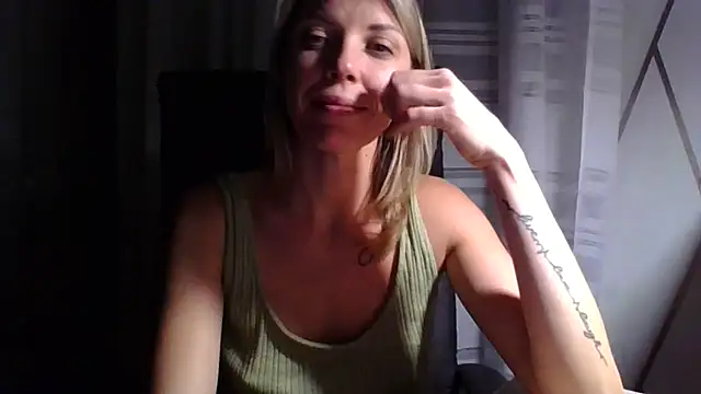 VelvetLove287's cam snapshot