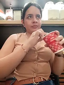 Julieth_hot-69's cam snapshot