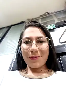 Mia-love-03's cam snapshot