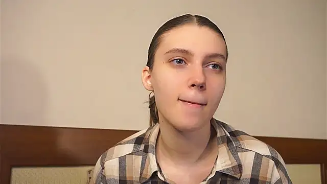 RoslynArcuo's cam snapshot