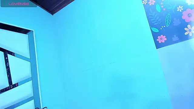 Lucy_White__'s cam snapshot