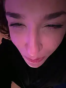 ScarletBloom_'s cam snapshot