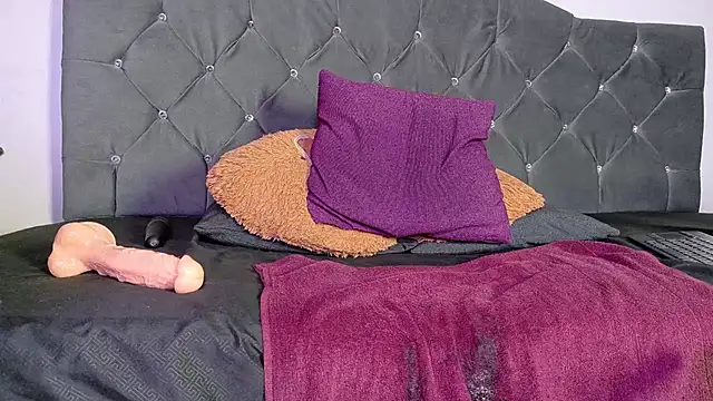 louis_bcasta1's cam snapshot