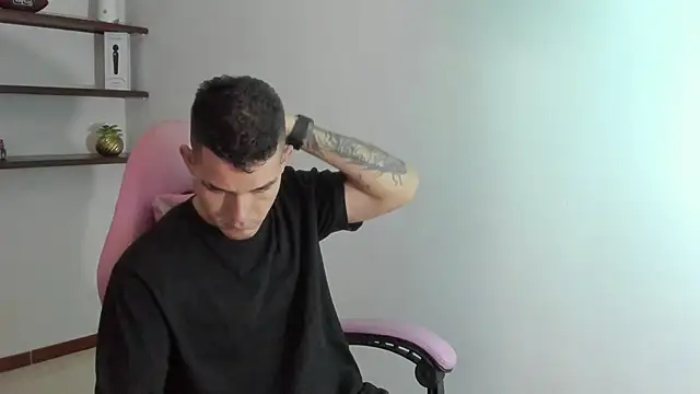 BooyHott_'s cam snapshot