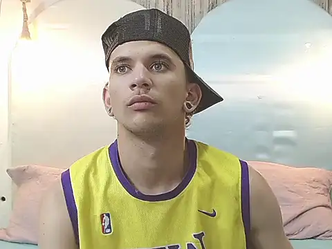 tylor_boy's cam snapshot