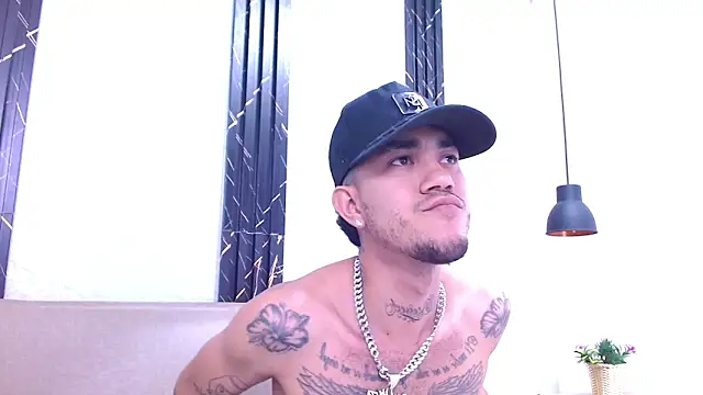 tattoos22's cam snapshot