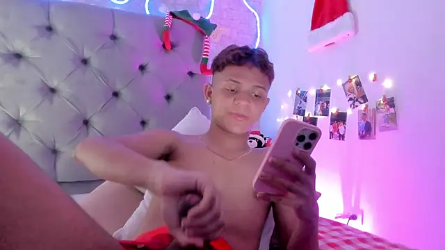 Lucien_Gray_'s cam snapshot