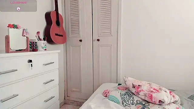 LisaHadwin's cam snapshot