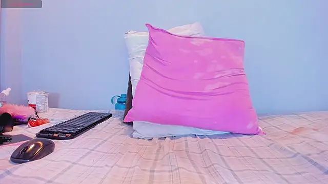 Violet_horny05's cam snapshot