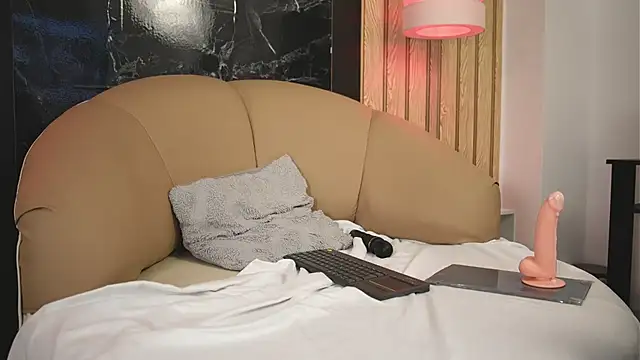 Camilaperson's cam snapshot