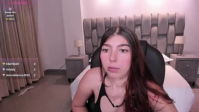 valeryn_darter's cam snapshot