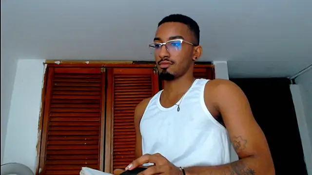 Darwin_mayo live sex cam