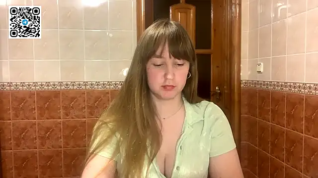 MaroonMoon_'s cam snapshot