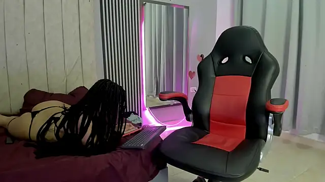 dante_and_kiara's cam snapshot