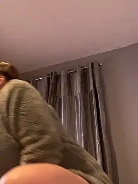 LollyLove_'s cam snapshot