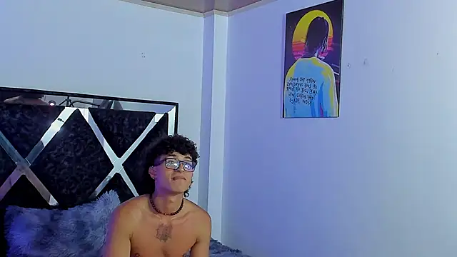 eliasferragamo's cam snapshot