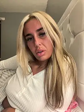 EllieMaeBaby's cam snapshot