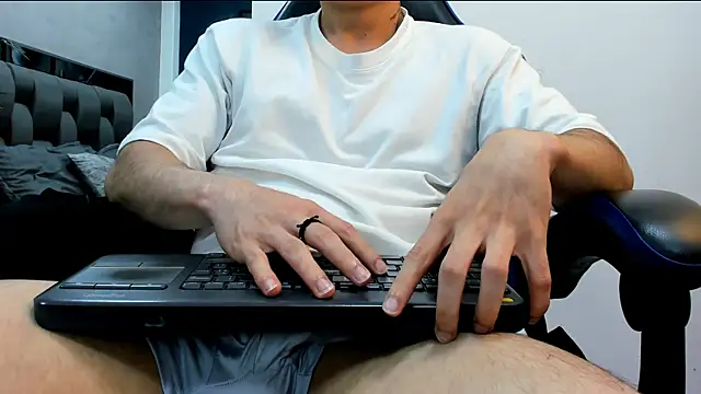 roan_birkin's cam snapshot