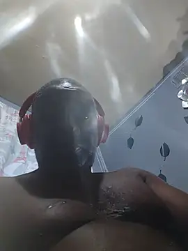 macnificent1fr's cam snapshot