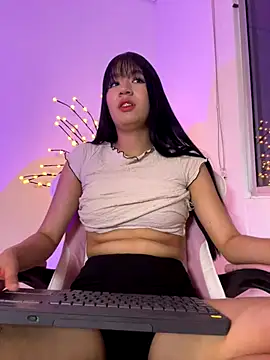 Emi_blair's cam snapshot